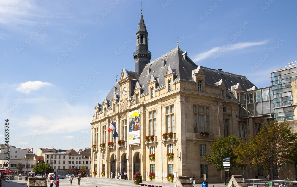 Municipio in Piazza Victor Hugo - Parigi