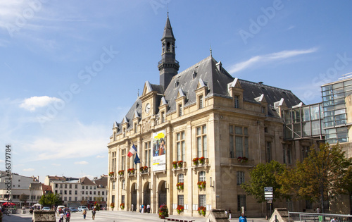 Municipio in Piazza Victor Hugo - Parigi