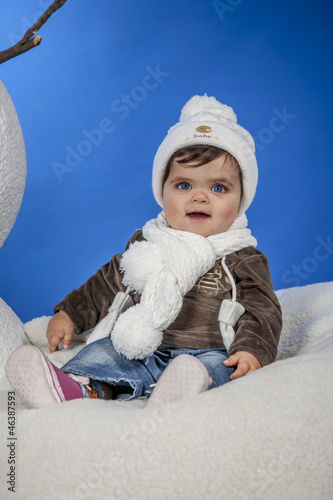 Bebé con gorro de lana