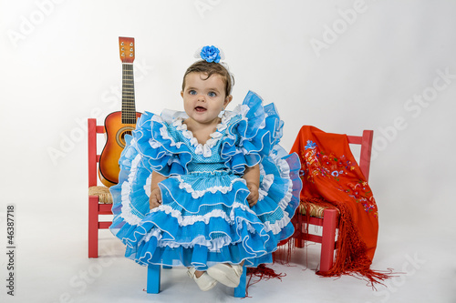 Bebé vestida de flamenca photo