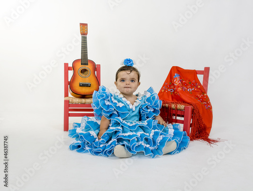 Bebé vestida de flamenca photo