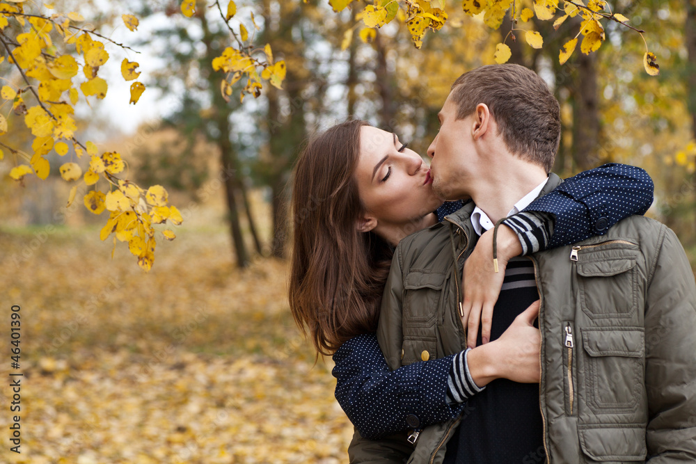 young girl and boy kissing young girl and boy kissing