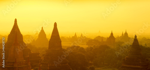Billede på lærred Bagan panorama sunrise