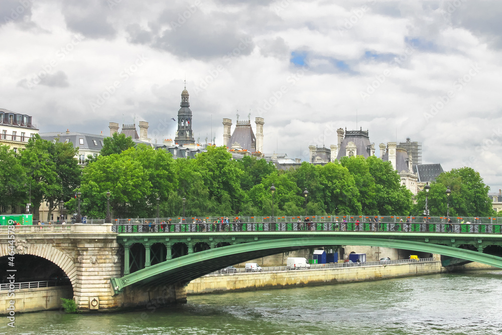 Naklejka premium Bridge over the Seine. Paris. France