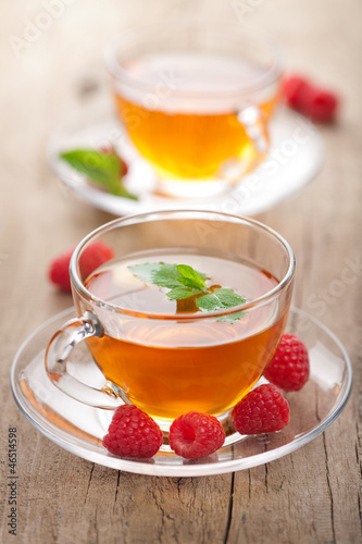 tea with mint and raspberry