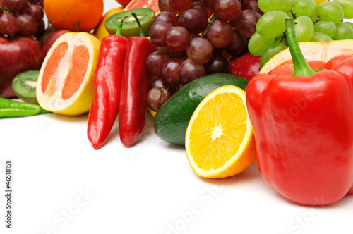 Fototapeta Naklejka Na Ścianę i Meble -  fruits and vegetables on white background