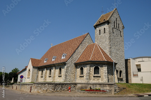 Yvelines, the church of Guitrancourt photo