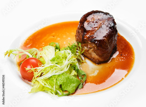 Filet mignon with vegetables