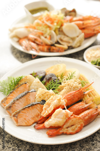 Shrimps, salmon slice, squid grilled, teppanyaki, japanese food
