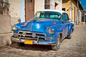 Plexiglas schilderij Cubaanse oldtimers Vintage Chevrolet in kleurrijk Cuba  © Aleksandar Todorovic