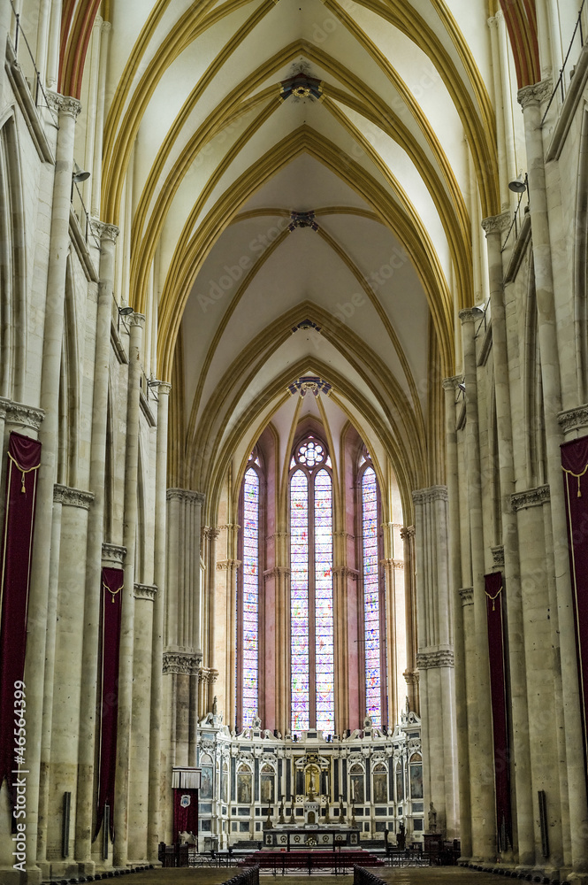 Fototapeta premium Toul - Cathedral interior