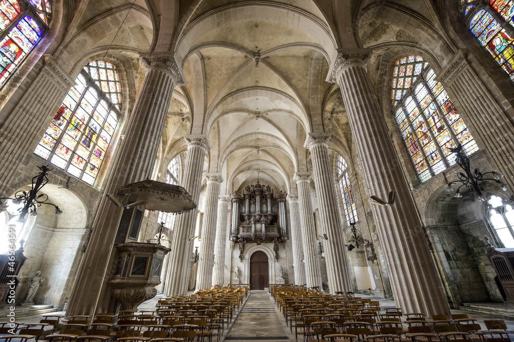 Saint-Mihiel - Interior of church