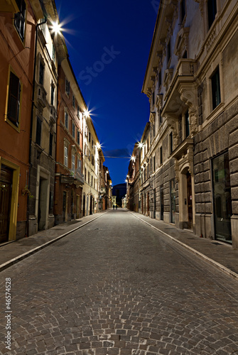 Matelica, Corso Vittorio Emanuele al crepuscolo © Pesca