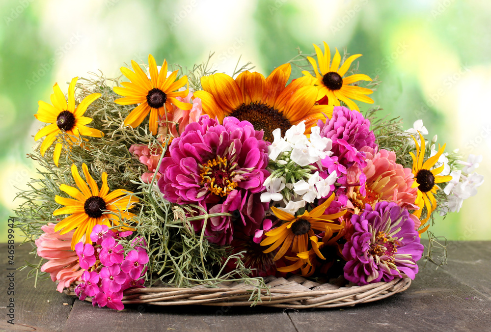 Obraz premium Beautiful bouquet of bright flowers