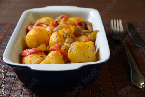 Gegrillte Kartoffeln mit Gemüse