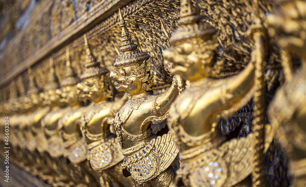 Fototapeta premium Human bird statues