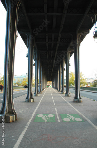 Pont de Bir-Hakeim, vecchio Pont di Passy, Parigi, Francia photo