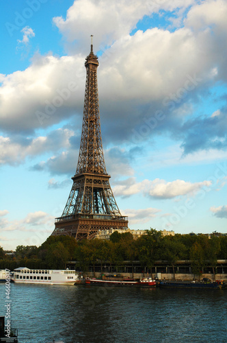 Tour Eiffel vista dalla Senna, Parigi, Francia