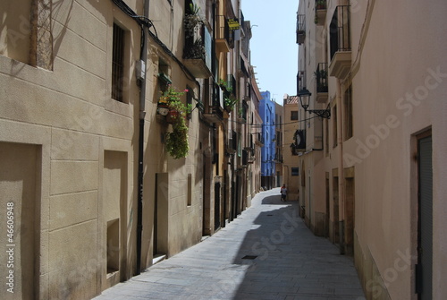 Fototapeta Naklejka Na Ścianę i Meble -  Ruelle de ville méditerranéenne, Tarragone, Espagne
