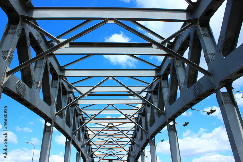 Steel construction of the railway bridge