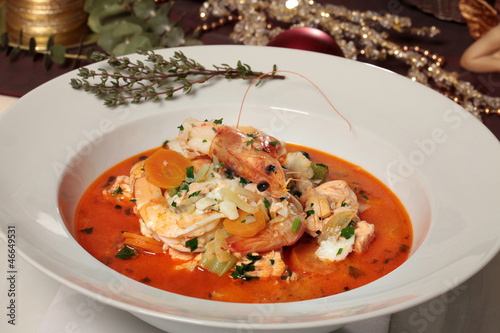 Принти на полотні Fischsuppe aus Edelfischen mit Riesengarnelen