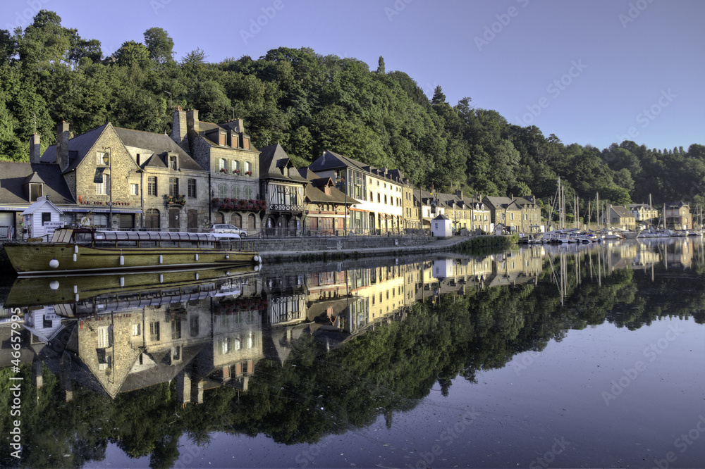 Dinan Dinan