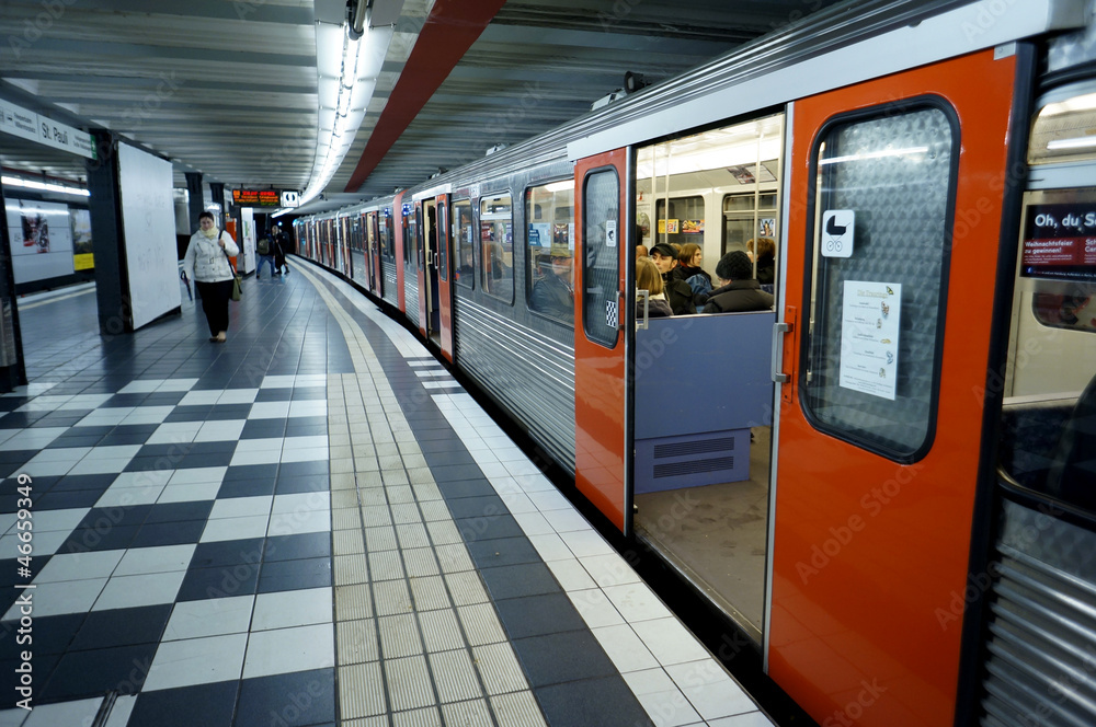 U-Bahn-Station St. Pauli - obrazy, fototapety, plakaty 