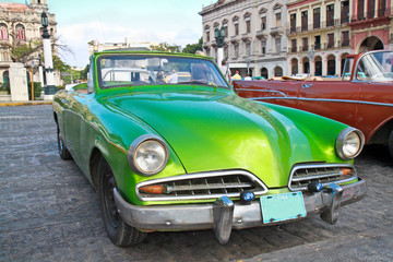 Plexiglas schilderij Cubaanse oldtimers Klassieke Citroën in straten Havana  © Aleksandar Todorovic