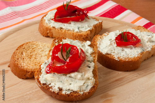 bruschetta with blue cheese and bell pepper