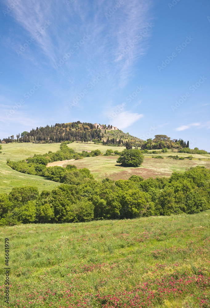 typisches Dorf in der Toskana nahe Siena im Chianti