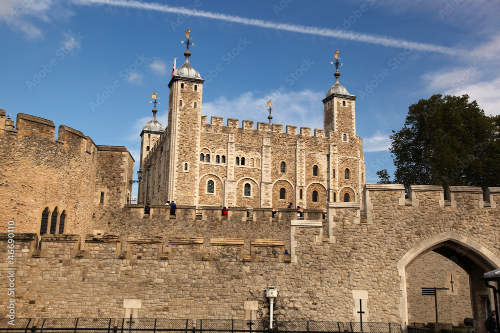 London with Tower Hill Castle in England