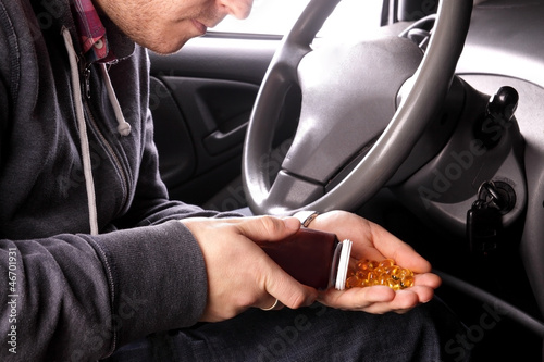 Canvas Print Drug addict man in the car