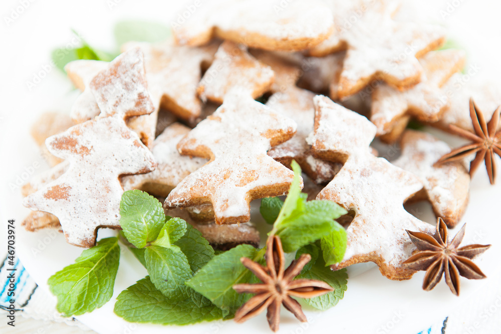 Cookies in the form of Christmas trees