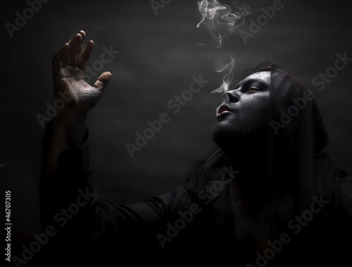 Portret z dymem
