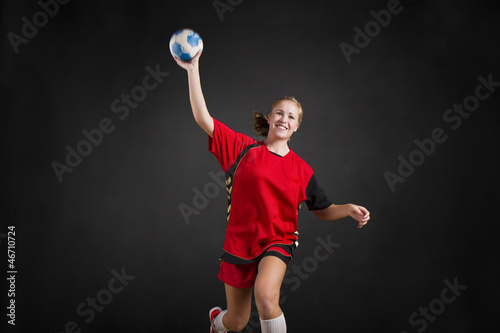 portrait einer jungen schönen blonden handballerin © codiarts