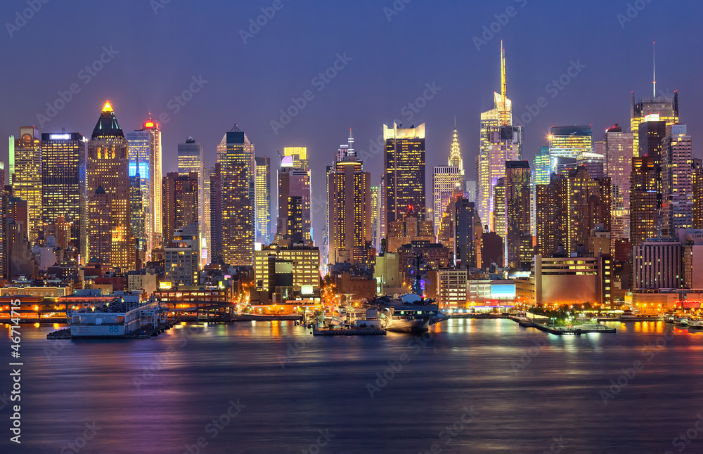 Obraz premium Manhattan nocą