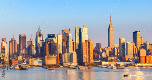 Manhattan Skyline © sborisov