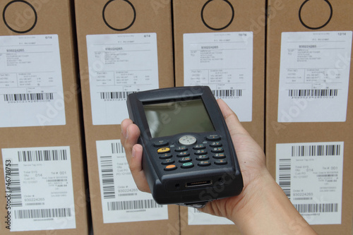 Scanning boxes with barcode scanner