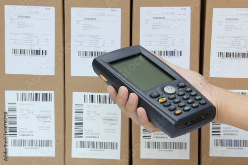 Scanning boxes with barcode scanner