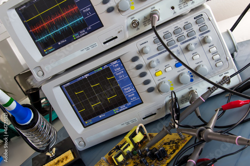 parameter measurement of pulse power to the oscilloscope photo