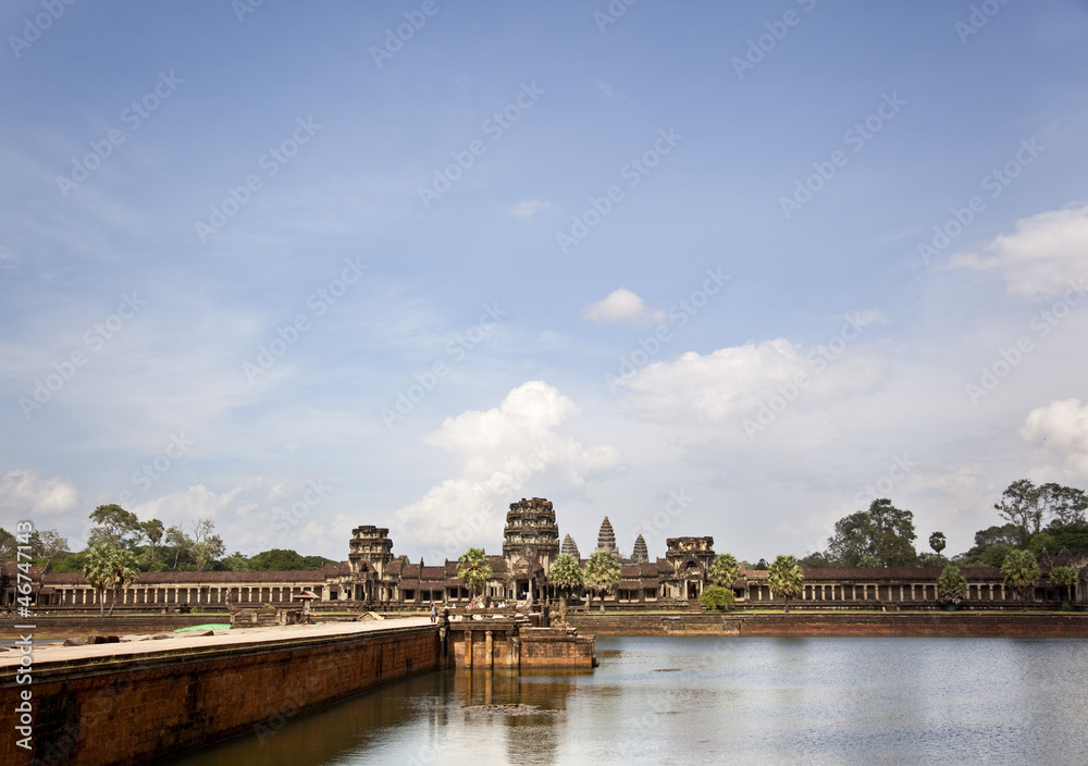 Fototapeta premium panoramic view of angkor wat