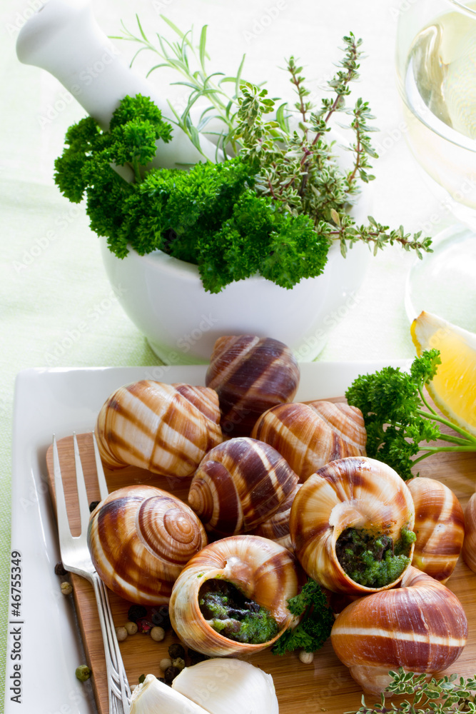 Escargots de Bourgogne (snails with herbs butter) Escargots de Bourgogne (snails with herbs butter)