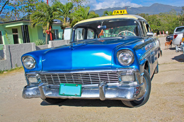 Plexiglas schilderij Cubaanse oldtimers Klassieke Chevrolet in Santiago de Cuba  © Aleksandar Todorovic