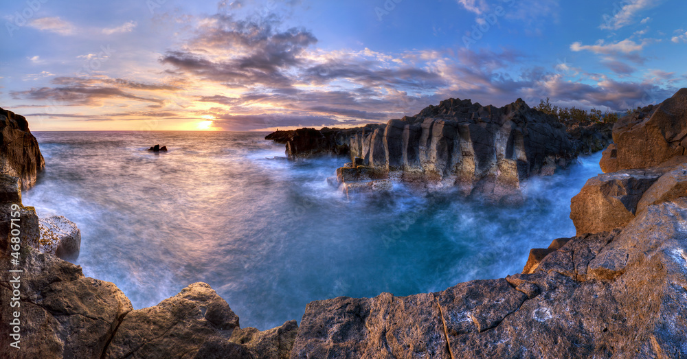 Gouffre de l'Etang-Salé au crépuscule - La Réunion Gouffre de l'Etang-Salé au crépuscule - La Réunion
