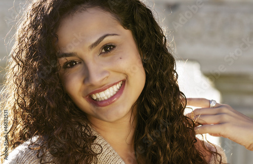 Tablou pe pânză Beautiful young woman with radiant smile