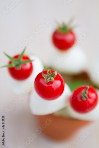 brochettes de tomates cerises et mozarelle © Toanet