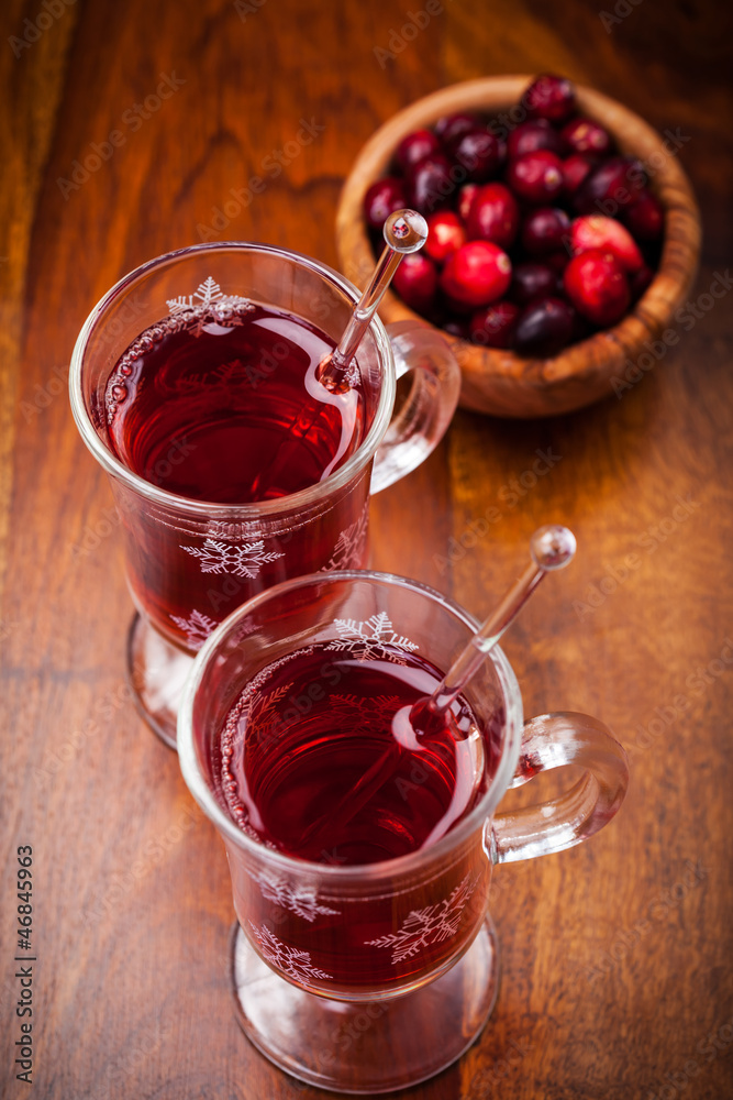Hot mulled wine with cranberries