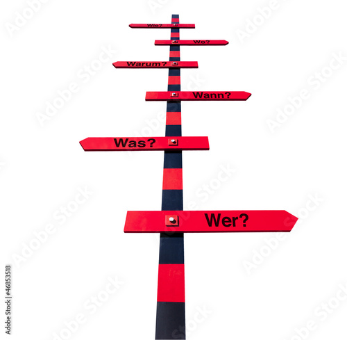Wegweiser mit W-Fragen