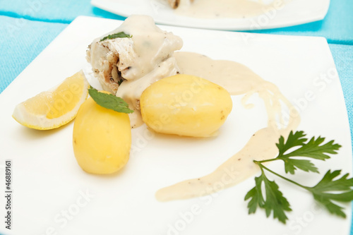 Fototapeta Naklejka Na Ścianę i Meble -  fish with potatoes