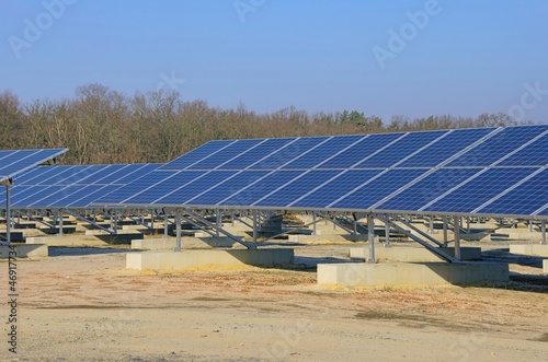 Solaranlage auf Feld - solar plant on field 10